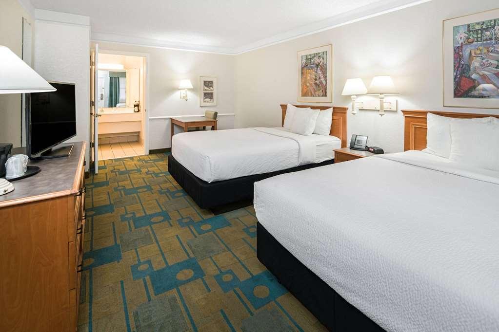 Days Inn By Wyndham San Diego Vista Værelse billede