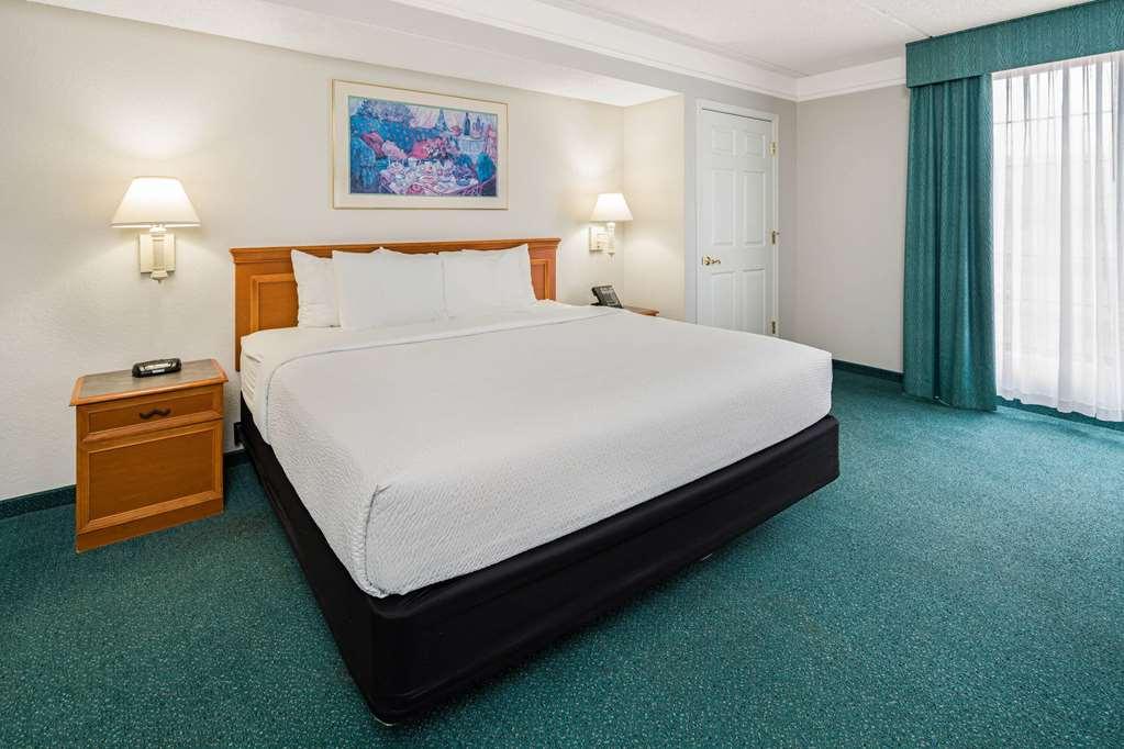 Days Inn By Wyndham San Diego Vista Værelse billede